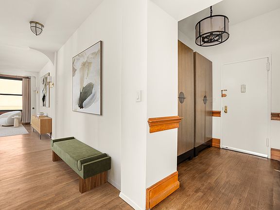 5th image of 250 Mercer St APT A702