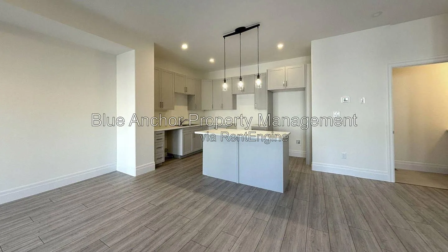 2 bed, 2.0 bath, 1800 sqft, $2,200 — Photo 1