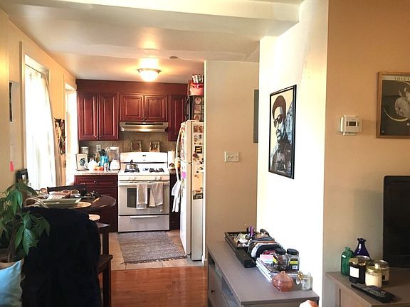 3rd image of 166 Meserole St APT 2RH