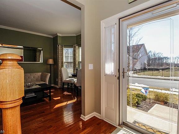 4th image of 66 Willocks Cir