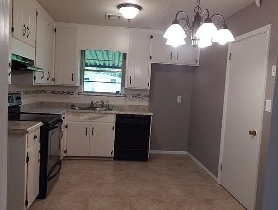 4th image of 3303 E Brookwood Dr