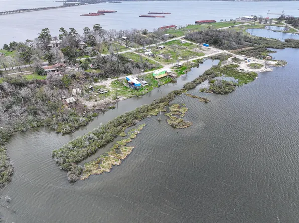 17202 Meadowbrook Dr, Channelview, TX 77530