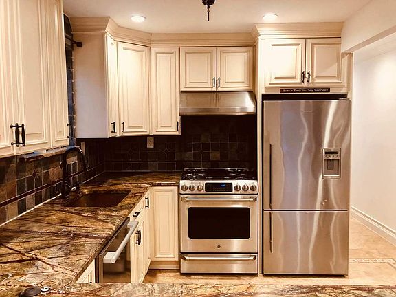 2nd image of 2562 44th St #1