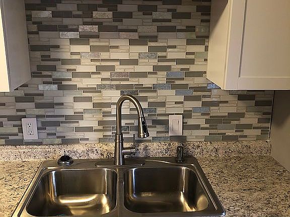 3rd image of 419 Orchard Dr