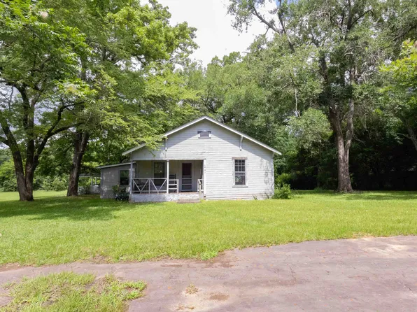 1401 Nix St, Daingerfield, TX 75638
