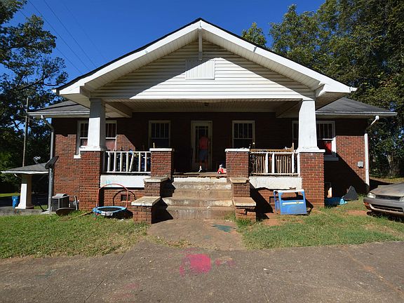 3rd image of 900 Highland Ave