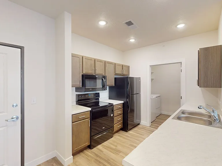 1720 Morningside Ave — Photo 49
