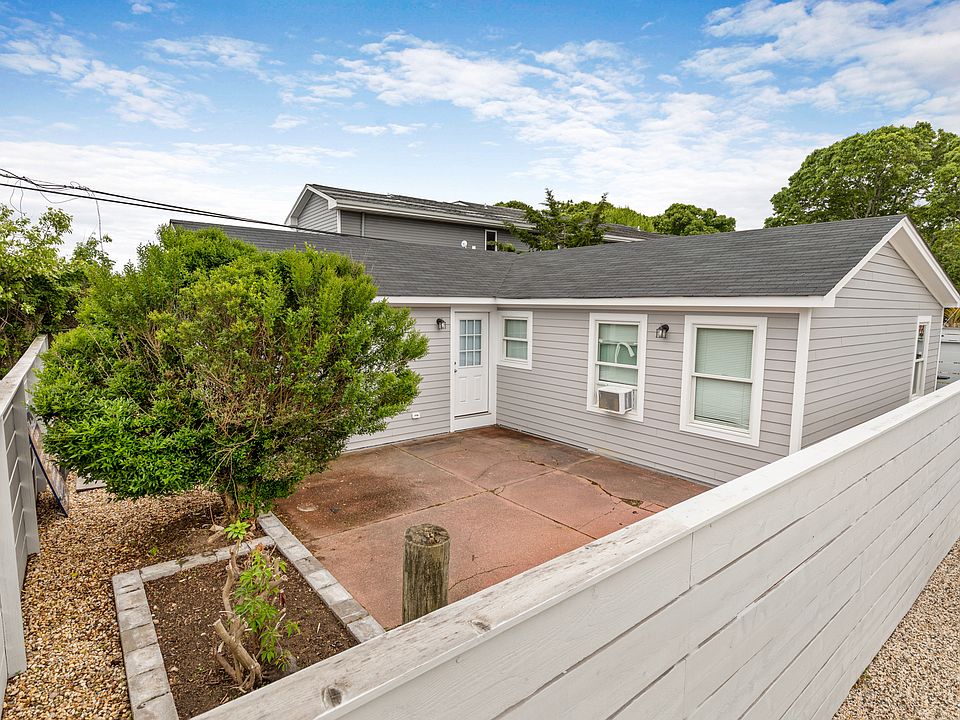 1st image of 408 W Lake Dr #4