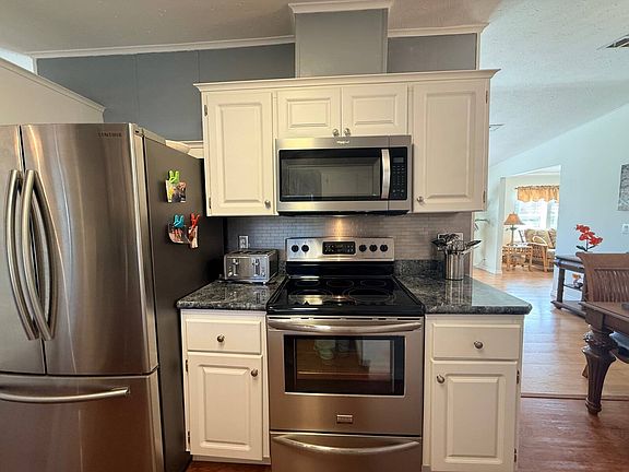 4th image of 131 E Sterling Way