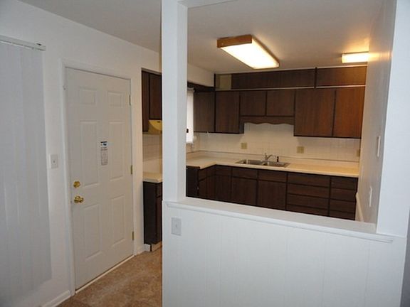 5th image of 5708 Laurel Hall Dr