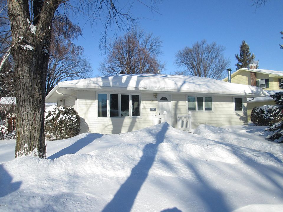 1st image of 626 25th Ave S