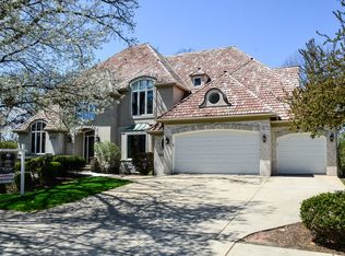 2219 River Woods Dr, Naperville, IL 60565