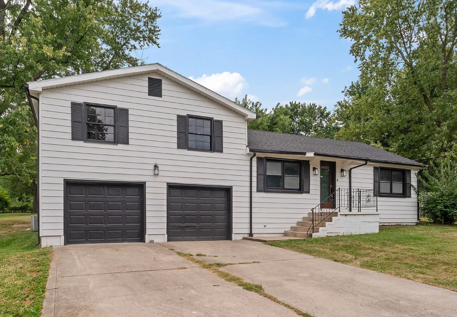 3 bed, 2.5 bath, 1694 sqft, $1,900 — Photo 3