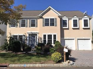 45 Lafayette Cir, Totowa, NJ 07512