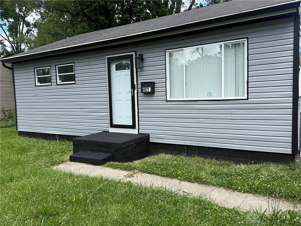 1st image of 4921 Prescott Ave #200
