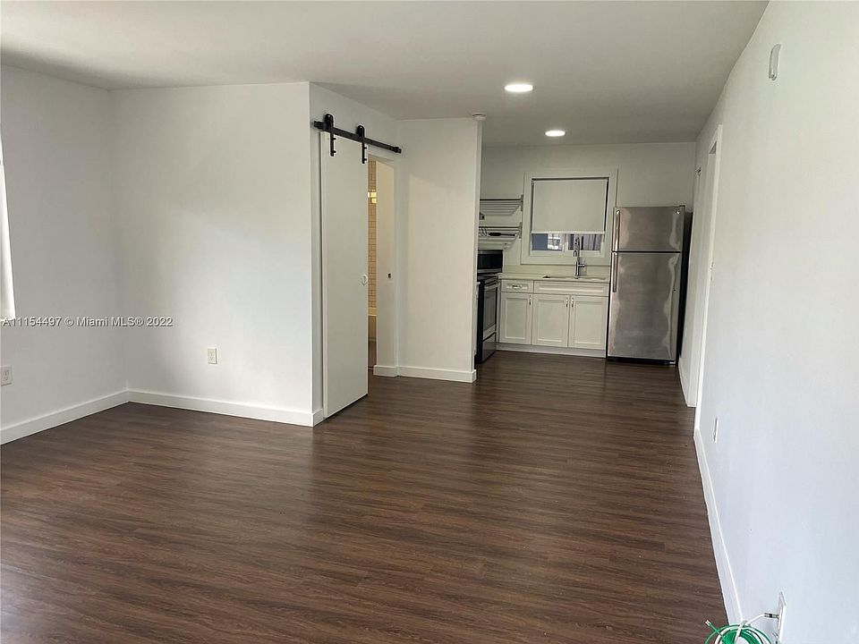 2nd image of 8260 Byron Ave #17