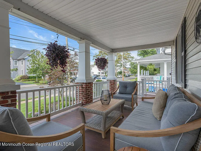 64 Curtis Ave — Photo 3
