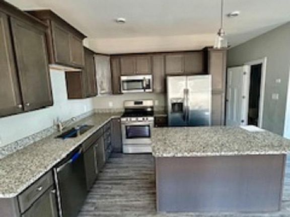 5th image of 112 Valley Creek Dr
