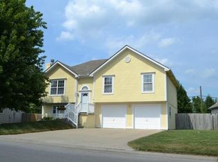 19008 E 12th St S, Independence, MO 64057