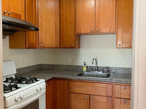 4th image of 840 6th Ave