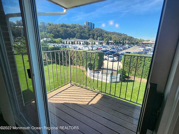 4th image of 324 Shore Dr APT D-2