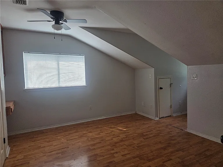 5218 Lethaby Dr — Photo 14