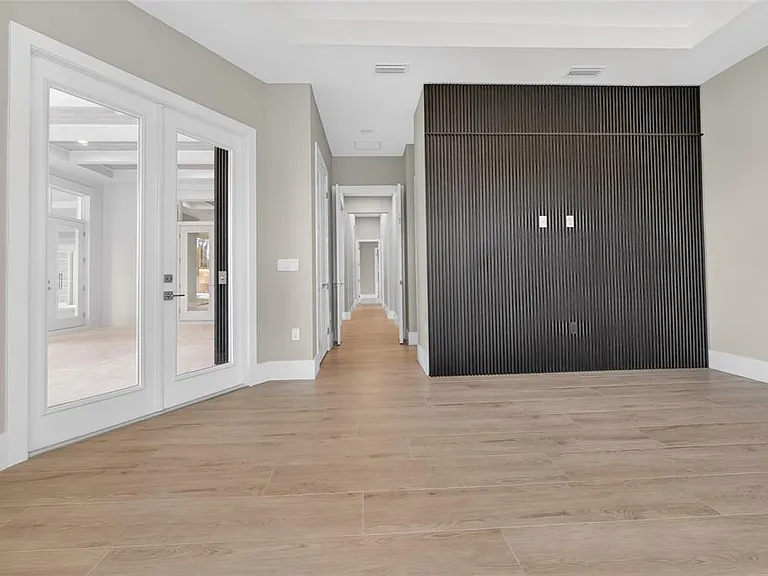 16130 Pendio Dr — Photo 29