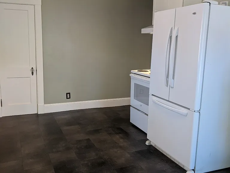 15 Manley St #2 — Photo 4