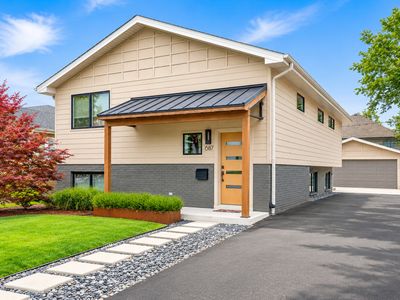 687 S Spring Rd, Elmhurst, IL, 60126