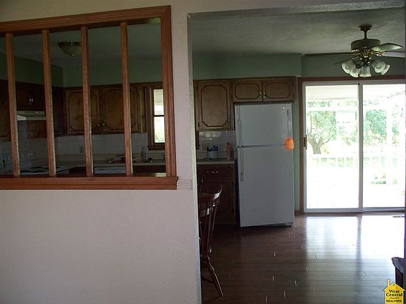 3rd image of 264 Shelly Blvd