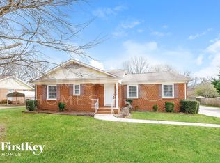 14308 Springwater Dr, Matthews, NC 28105