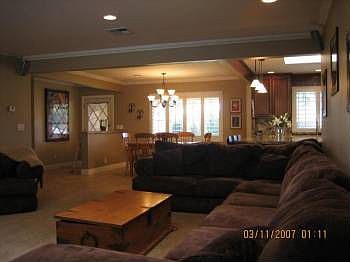 3rd image of 3612 E Mariposa St