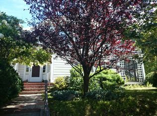 91 Manthorne Rd, West Roxbury, MA 02132