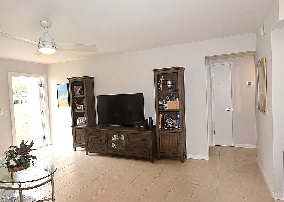 1st image of 5945 21st St N APT 5