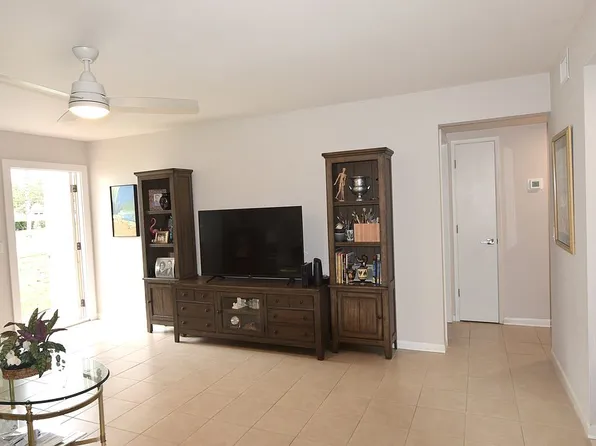 5945 21st St N APT 5, Saint Petersburg, FL 33714