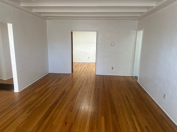 4th image of 423 Truman St NE APT A