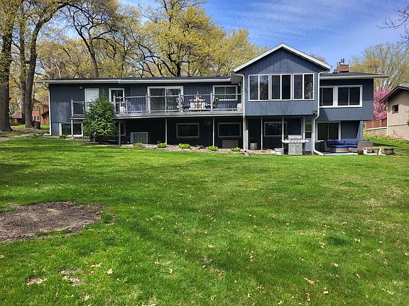 2nd image of 512 Brookwood Ln