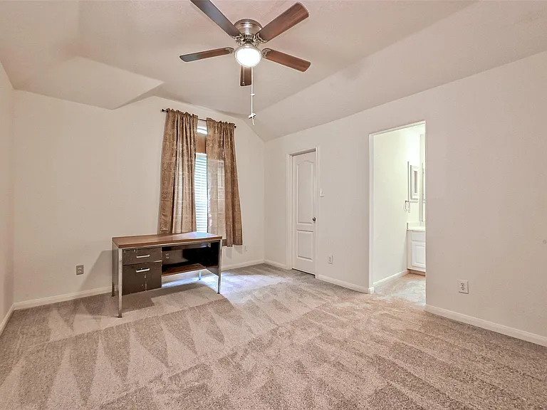 6806 Rhodes Ct — Photo 32