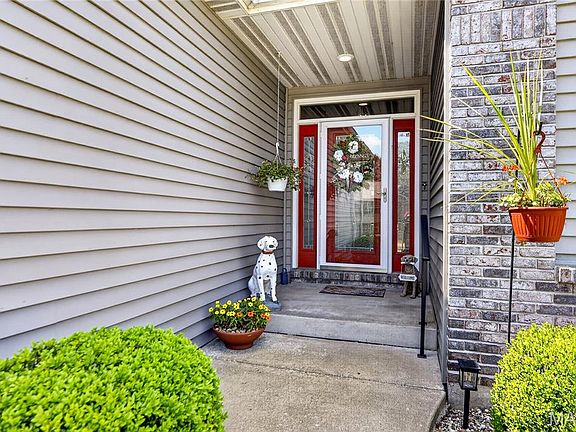 3rd image of 212 Victoria Dr