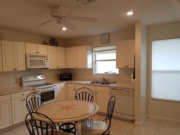 Eat in kitchen w/ patio access