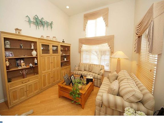 5th image of 63 Honeyflower Ln