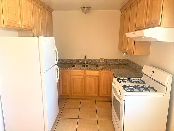 5th image of 1253 N Mansfield Ave APT 4