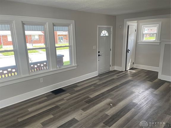 2nd image of 1712 Leo St
