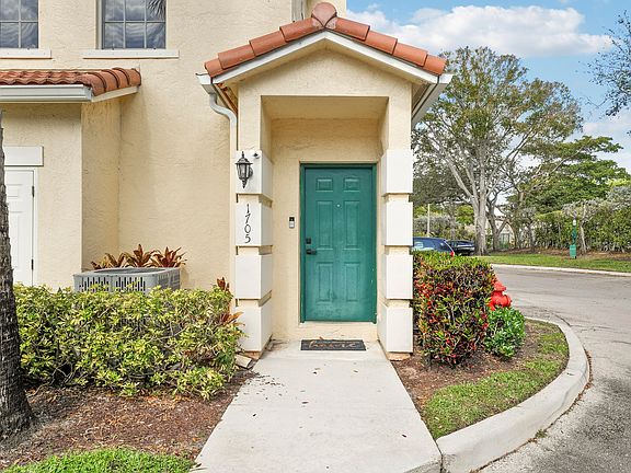 3rd image of 1705 Belmont Place
