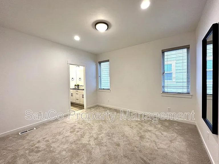6442 SE Provence St — Photo 10