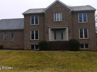 4001 Deer Lake Cir, Prospect, KY 40059