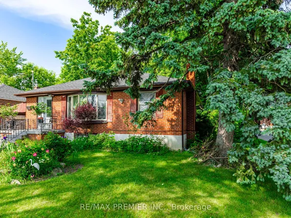 16 Goddard St, Toronto, ON M3H 5C6
