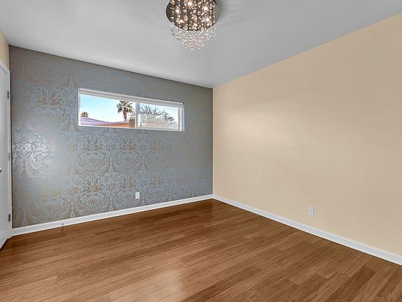 5th image of 74773 Leslie Ave