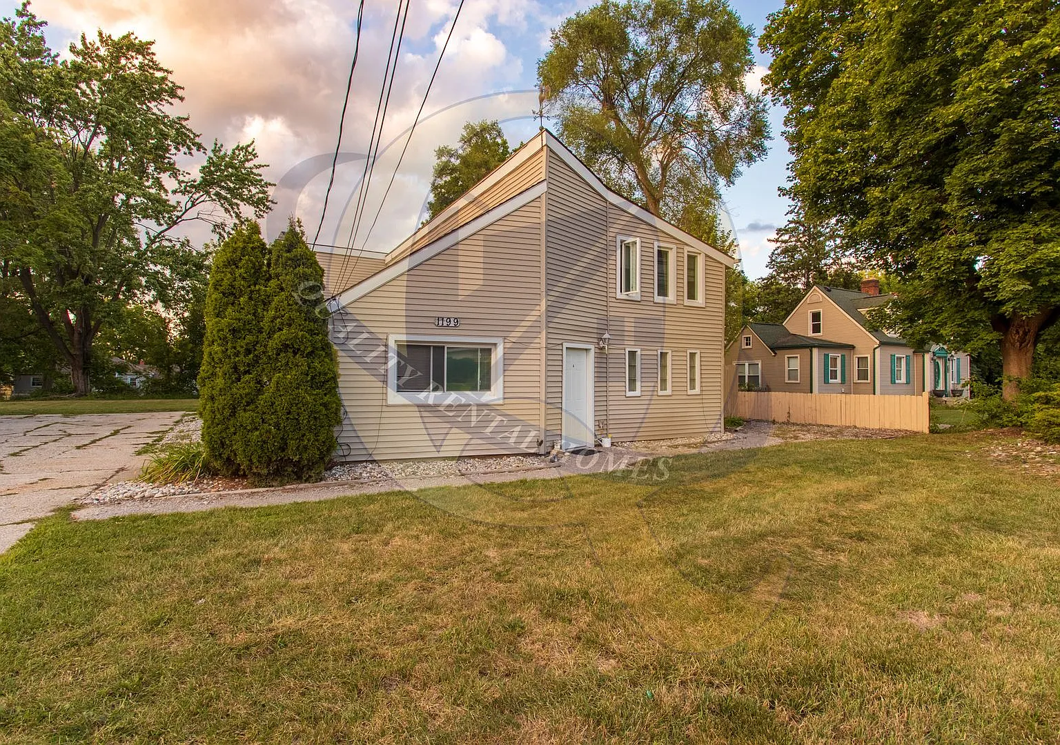 1199 E Mt Morris St — Photo 1