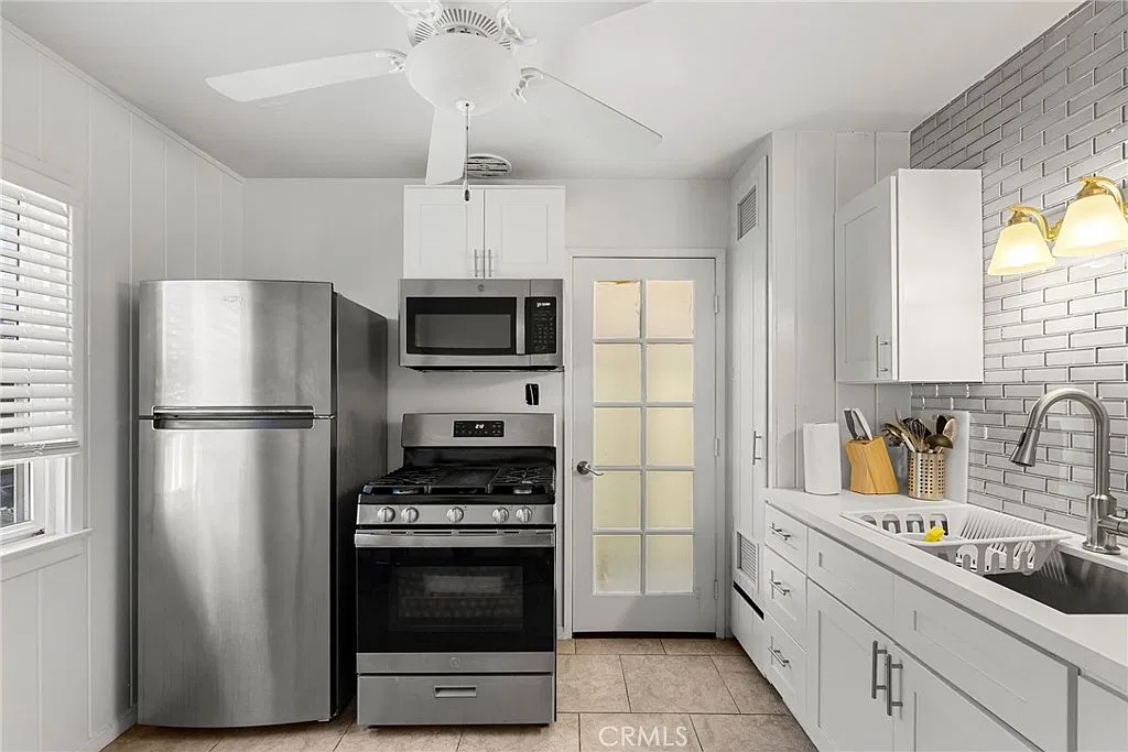 1 bed, 655 sqft, $2,575 — Photo 4